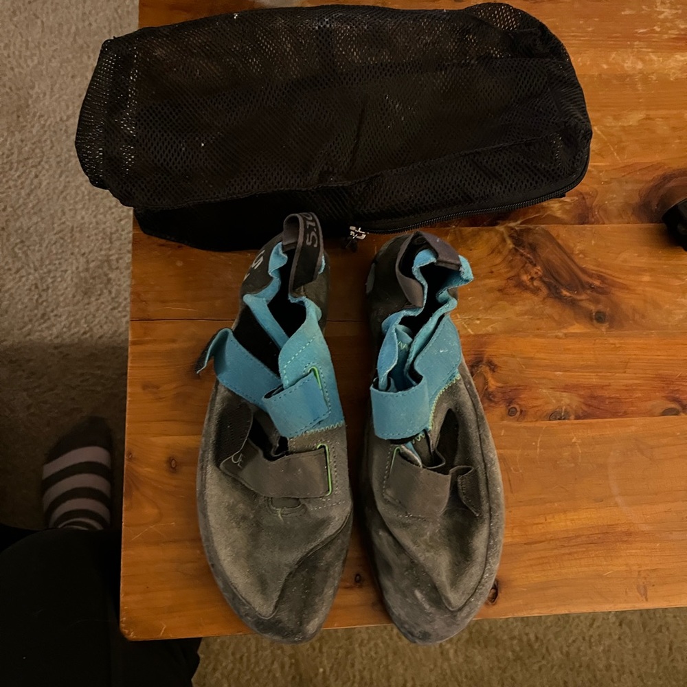 Black Dimond rock climbing shoes